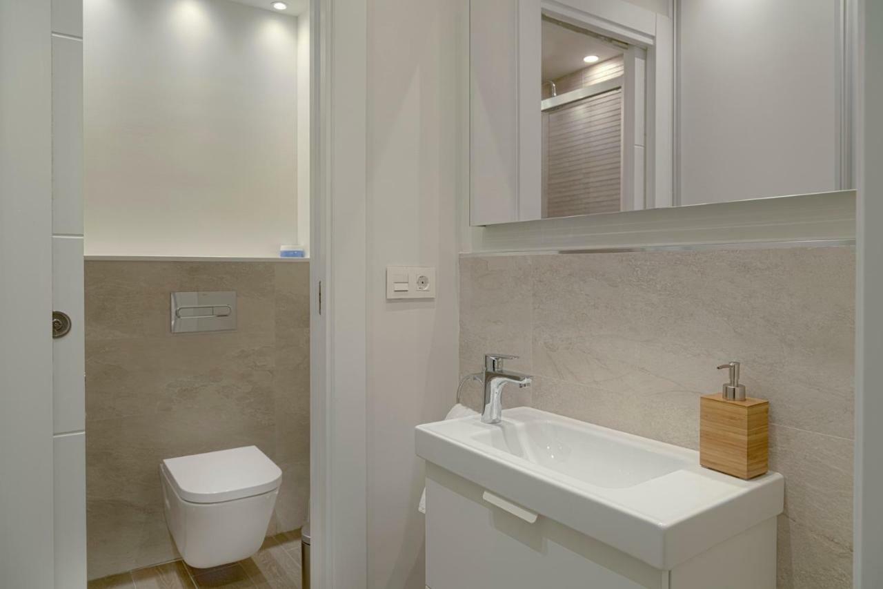 Suncity Teatro Premier Appartement Málaga Buitenkant foto